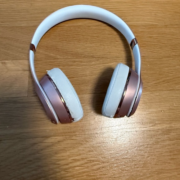 Beats by Dre Other - Beats Solo3 Wireless On-Ear Headphones - Rose Gold (A1796)